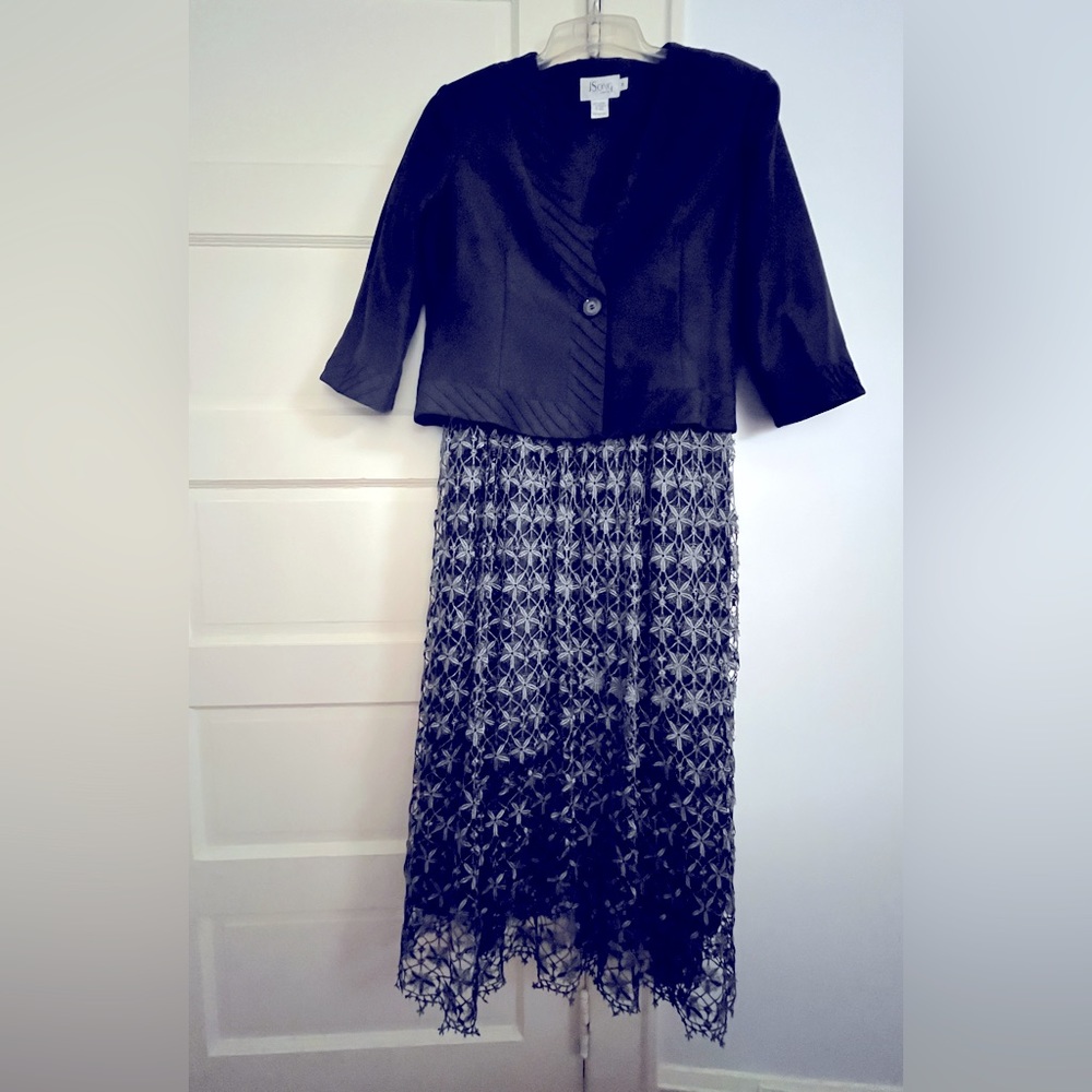 2 piece formal wear, that can be worn with or without the 3/4 sleeve top